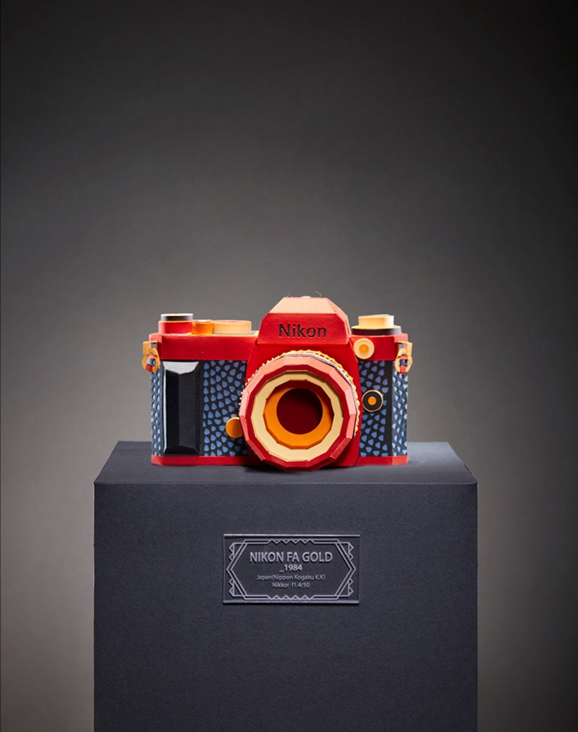 Réplicas de cámaras fotográficas hechas con papel 1